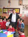  800 OKUL 150 BİN SPORCU ÖĞRENCİ HEDEFİYLE YOLA ÇIKILAN DESTEK OL SENİN DE TAKIMIN OLSUN KAMPANYASINA KATKI SAĞLAYAN ŞİRVAN RESTORAN SAHİBİ ŞİRVAN PAYASLI, MEZUN OLDUĞU ÖZDEMİRBEY İLKÖĞRETİM OKULUNU ZİYARET EDEREK OKUL MÜDÜRÜNDEN BİLGİ ALDI.