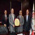 BİR DİZİ ZİYARETTE BULUNMAK, TÜRKİYE-AZERBAYCAN ARASINDAKİ TİCARİ İŞBİRLİĞİ GÜÇLENDİRMEK VE AZERBAYCAN’IN TİCARİ PAZARI HAKKINDA BİLGİLER VERMEK İÇİN GAZİANTEP’E GELEN AZERBAYCAN ANKARA BÜYÜKELÇİSİ FAİG BAĞROV, GAZİANTEP TİCARET ODASI YÖNETİM KURULU ÜYELERİYLE BİR ARAYA GELDİ. (KAAN BOZDOĞAN/GAZİANTEP-İHA)