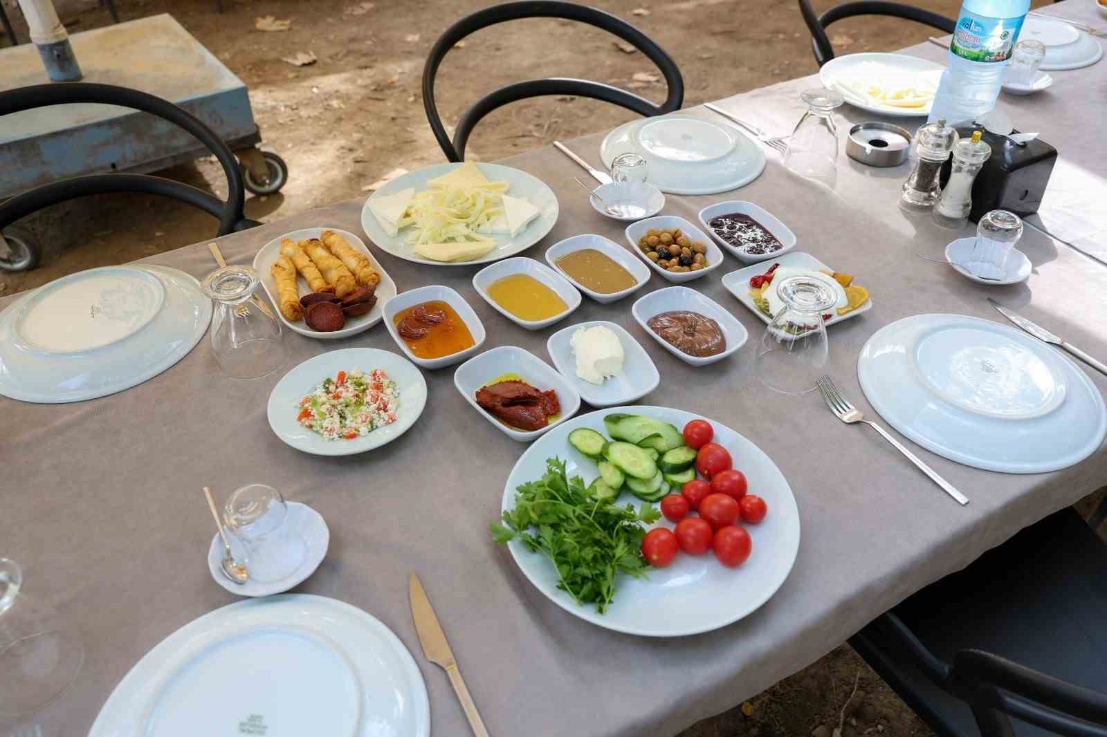 Efeler Belediyesi Doğa Restaurant güne böyle başlamak isteyenlerin adresi oldu - 2